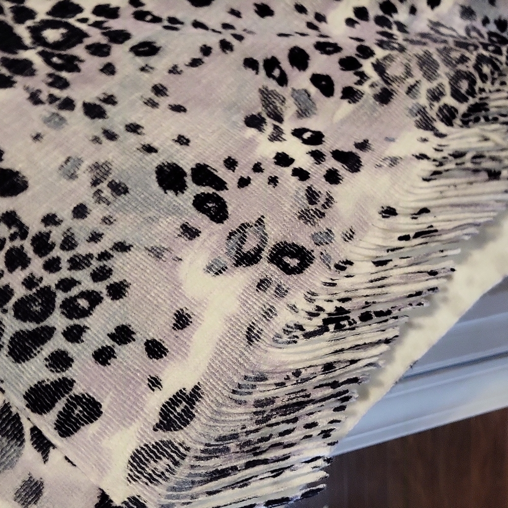 Shawl - Picture 2 of 3